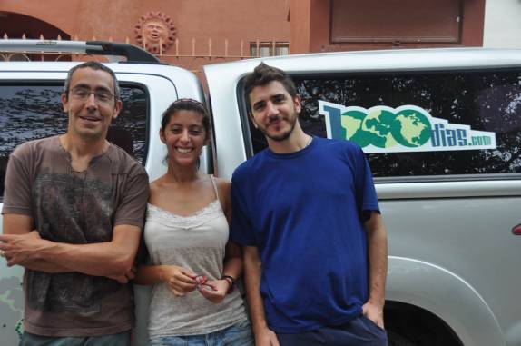 Com o Maxi e a Marianela, da expedição Latinoamerica Sonrie, em Playa del Carmen, no litoral do Yucatán, no México